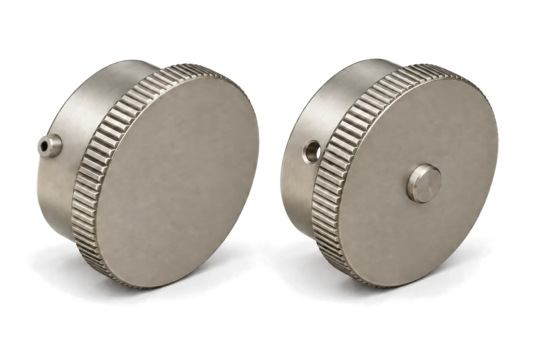 Metal protective caps for 38999-type plugs and receptacles