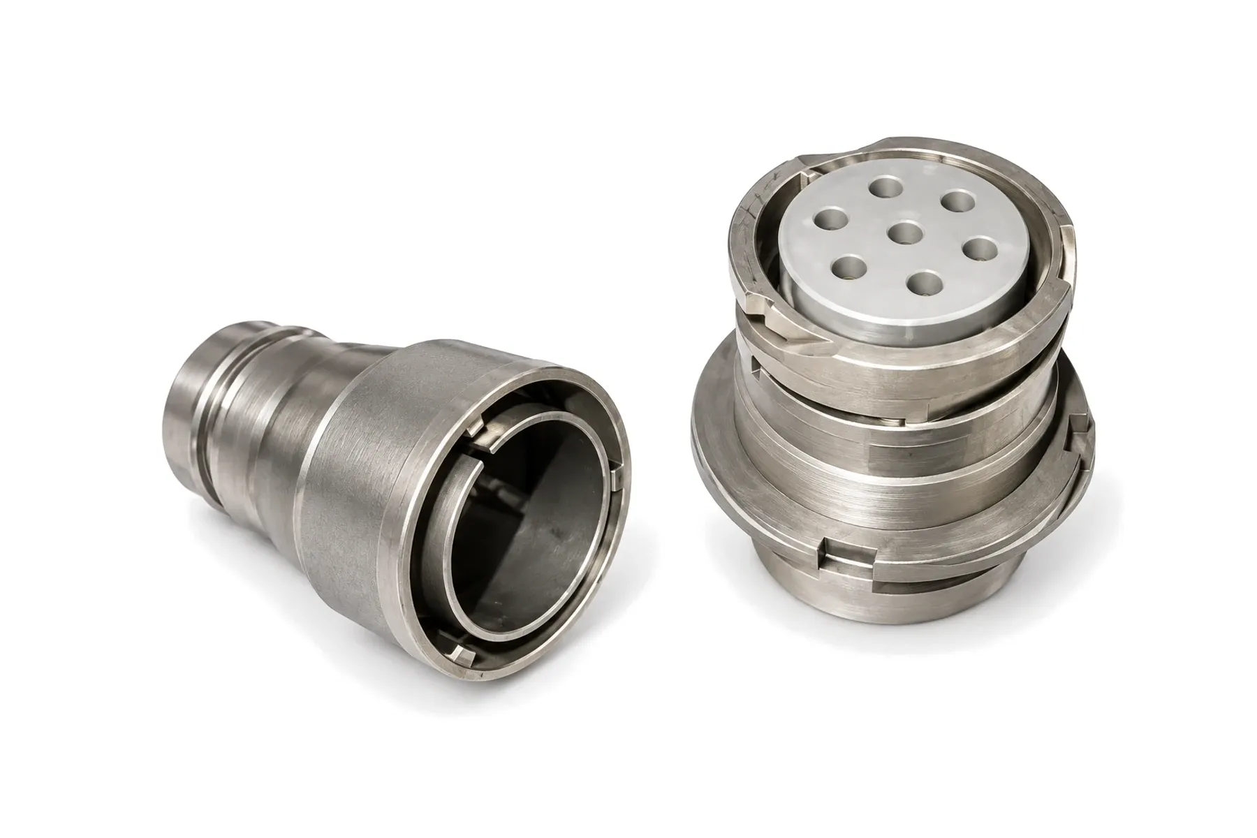VG31 reverse-bayonet plug and receptacle